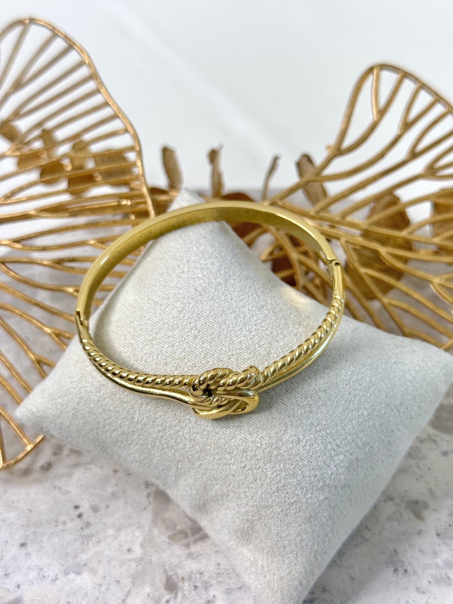 Tavia Bangle