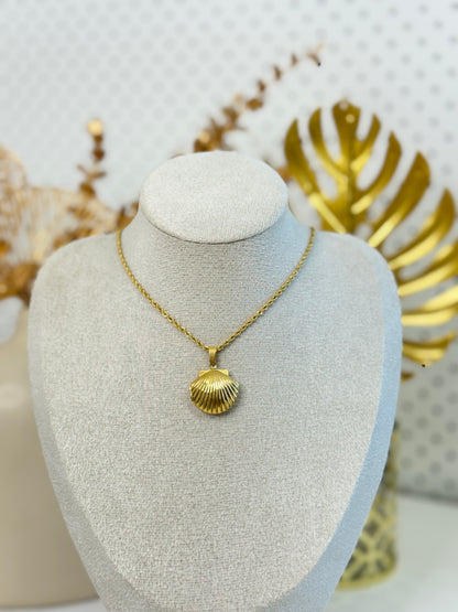 Isla Locket Necklace