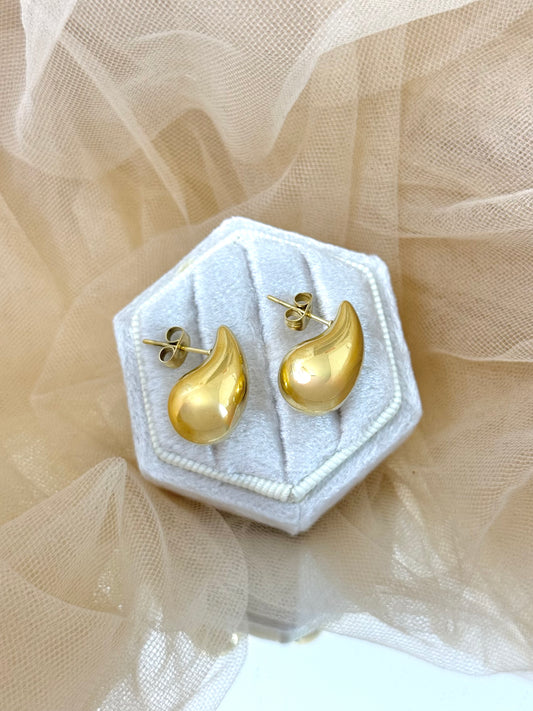 gold teardrop earrings, tear earrings, teardrop, tear drop design, statement earrings
