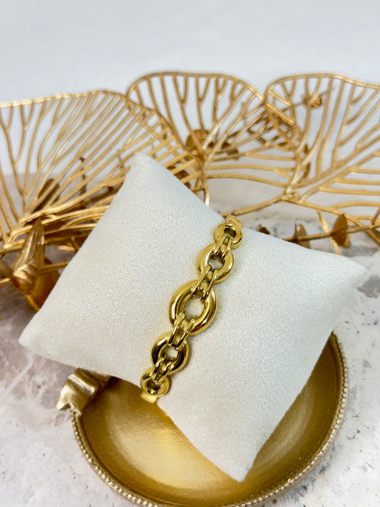 Kendall Bangle 581