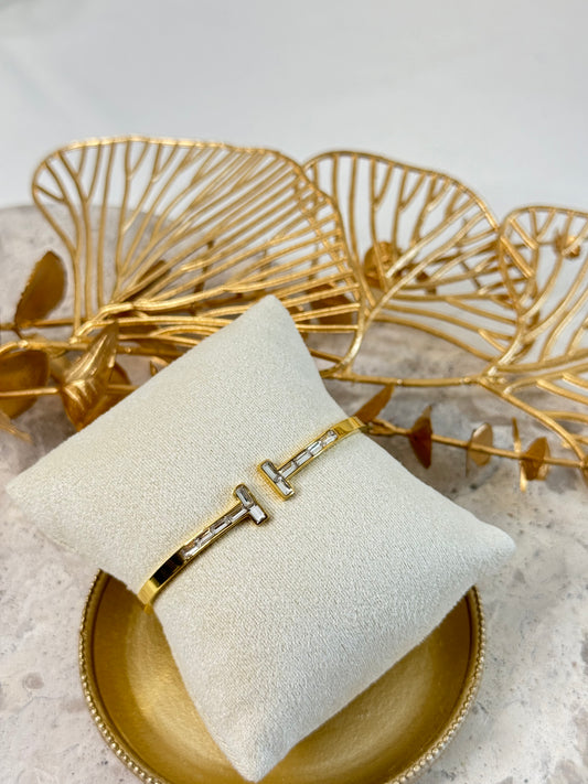 Tara Bangle 585