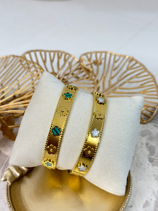 Bangle 588