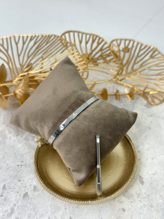 Bangle 669