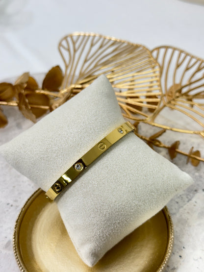 Bangle 672