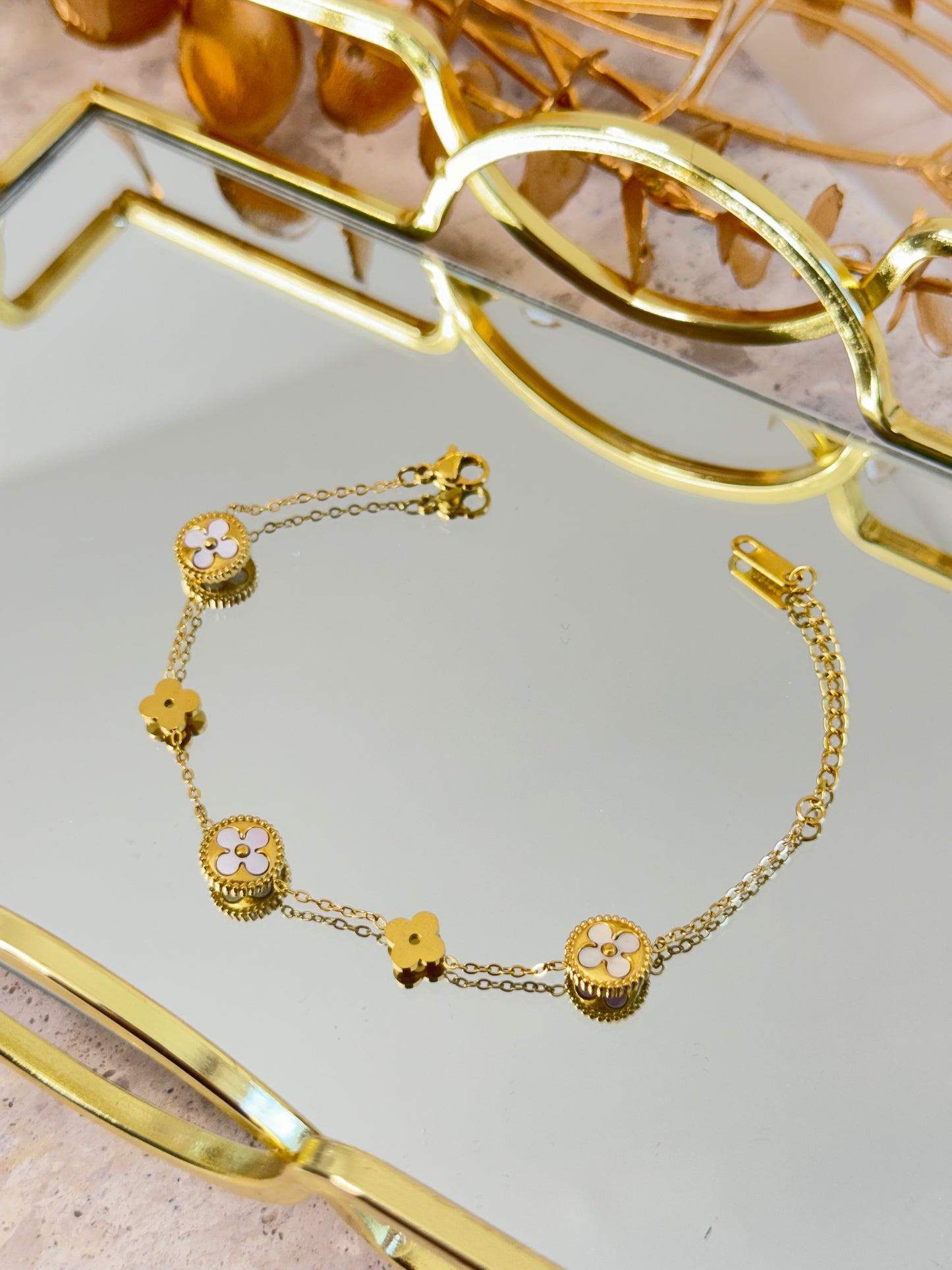 Lina Clover in White | Bracelet 723