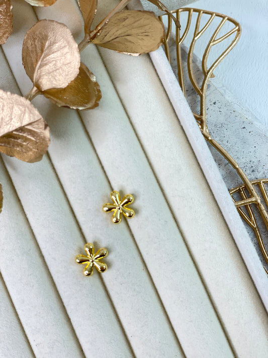 Flower Stud Earrings 1177