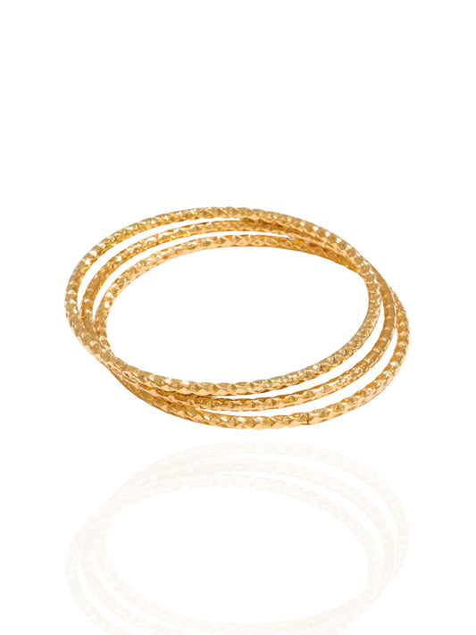 timeless jewellery, perfect gift for her, elegant jewellery, elegant bracelet, charm bracelet, dainty jewellery, simple jewellery,  fashion accessories, lightweight bangle, trendy jewellery, lightweight bangle, stylish jewellery, simple bangle, classic gold bangle, bangle with stones, gift for her, classic gold chain bangle, stylish gift, statement bracelet, versatile bracelet, gold bracelet, gold bangle, elegant bangle, lightweight bangle, lightweight bracelet, stackable bangle. diamond-cut bangle