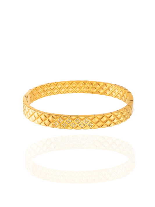 timeless jewellery, perfect gift for her, elegant jewellery, charm bracelet, dainty jewellery, simple jewellery,  fashion accessories, sleek jewellery, trendy jewellery, lightweight bangle, stylish jewellery, simple bangle, classic gold bangle, bangle with stones, heart design bangle, classic bangle, intricate design bangle, perfect gift for her, best gift for her, classic gold chain bangle, stylish gift, statement bracelet, versatile bracelet, bracelet Australia, gold bangle, statement bangle