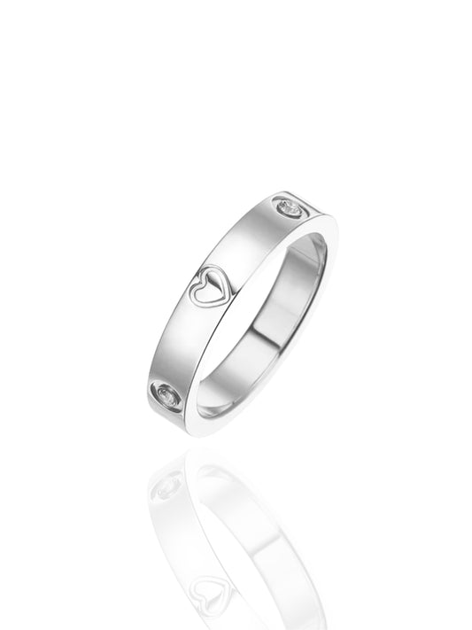 timeless jewellery, perfect gift for her, elegant jewellery, dainty jewellery, simple jewellery, fashion accessories, sleek jewellery, trendy jewellery, lightweight ring, stylish jewellery, simple ring, statement ring, ring Australia, heart design ring, ring with stones, classic silver ring, silver ring