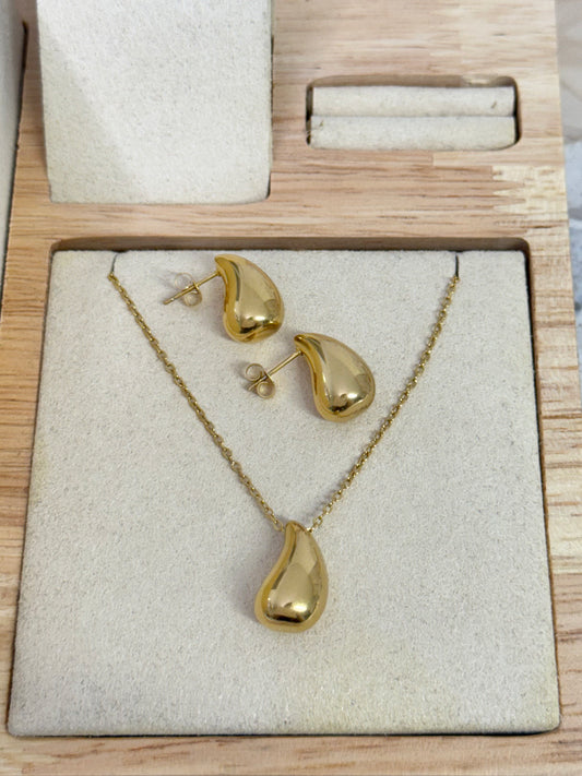 Tear drop shape jewellery, tear drop earrings, tear drop necklace, chunky style jewellery