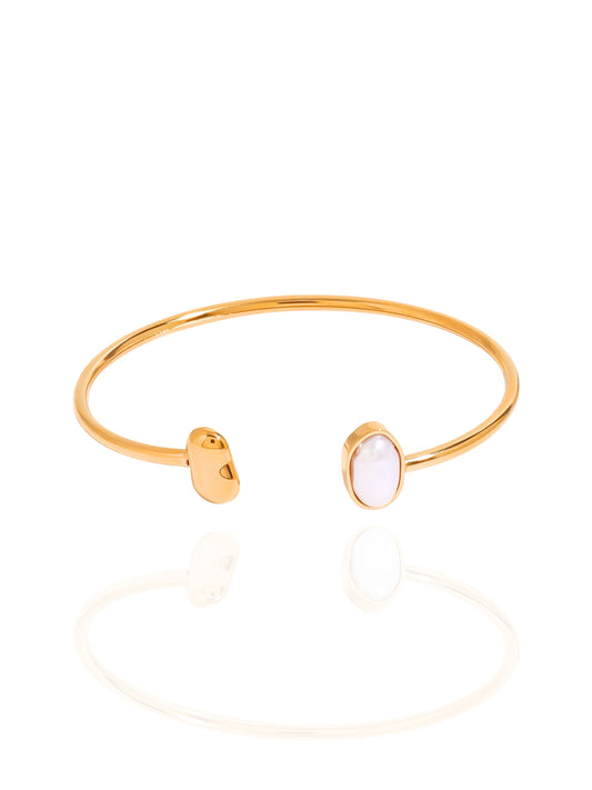 timeless jewellery, perfect gift for her, elegant jewellery, elegant bracelet, charm bracelet, dainty jewellery, simple jewellery,  fashion accessories, lightweight bangle, trendy jewellery, lightweight bangle, stylish jewellery, simple bangle, classic gold bangle, bangle with pearl, cuff bangle, pearl bangle, intricate design bangle, best gift for her, classic gold chain bangle, stylish gift, statement bracelet, versatile bracelet, gold bracelet, gold bangle, elegant bangle, open-ended bangle