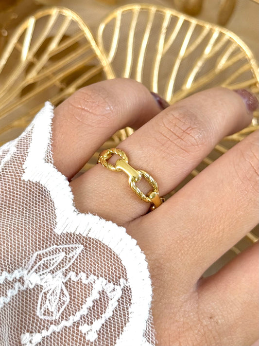 link ring, simple ring, stackable ring, minimal ring, ring for everday australia, affordable ring in australia