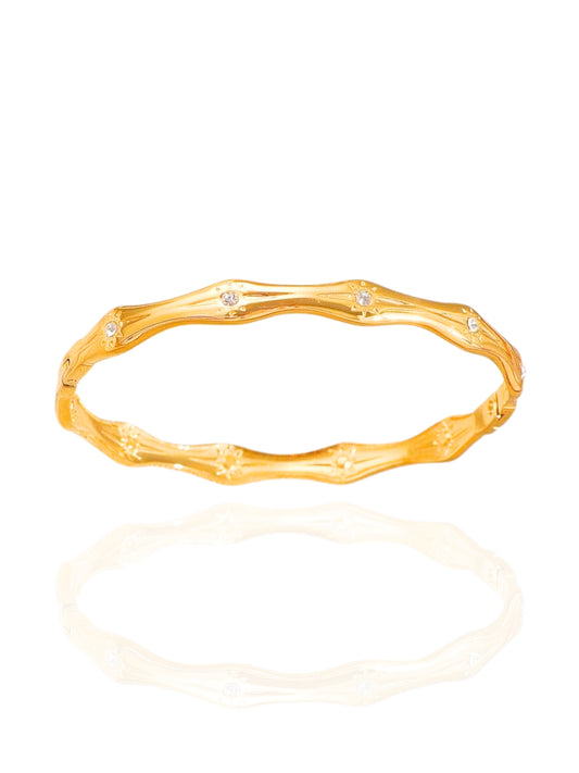 timeless jewellery, perfect gift for her, elegant jewellery, elegant bracelet, charm bracelet, dainty jewellery, simple jewellery,  fashion accessories, sleek jewellery, trendy jewellery, lightweight bangle, stylish jewellery, simple bangle, classic gold bangle, bangle with stones, heart design bangle, best gift for her, classic gold chain bangle, stylish gift, statement bracelet, versatile bracelet, bracelet Australia, gold bracelet, gold bangle