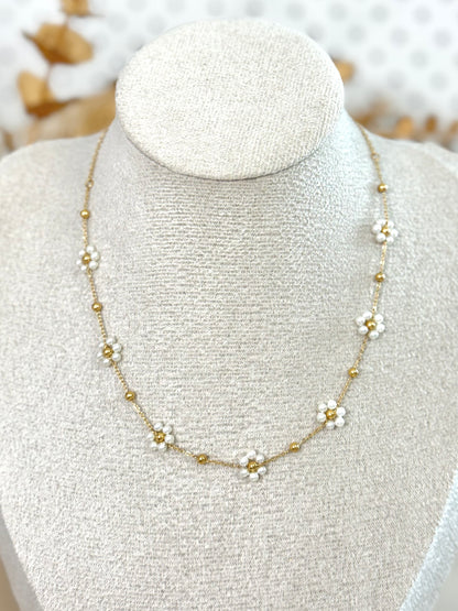 pearl, pearl necklace, pearl jewelry, floral, flower pearl necklace, cute necklace, jewelry for euro trip