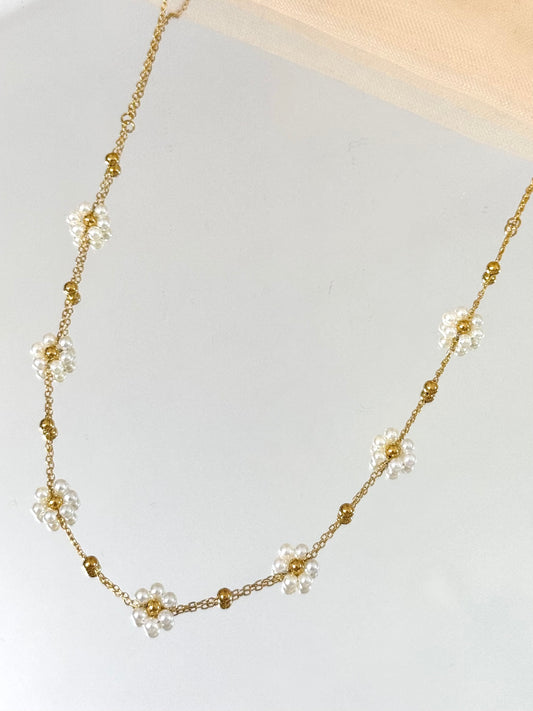 pearl, pearl necklace, pearl jewelry, floral, flower pearl necklace, cute necklace, jewelry for euro trip
