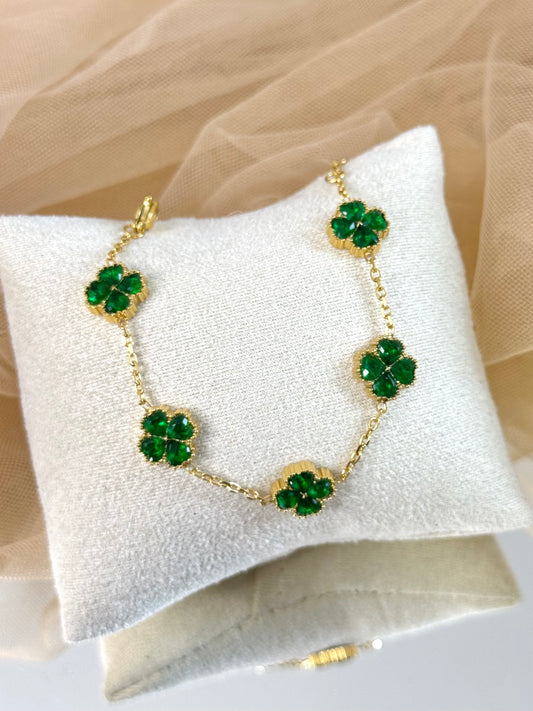 cute clover bracelet, small green clover bracelet, shiny clover, green sparkle, coloured bracelet