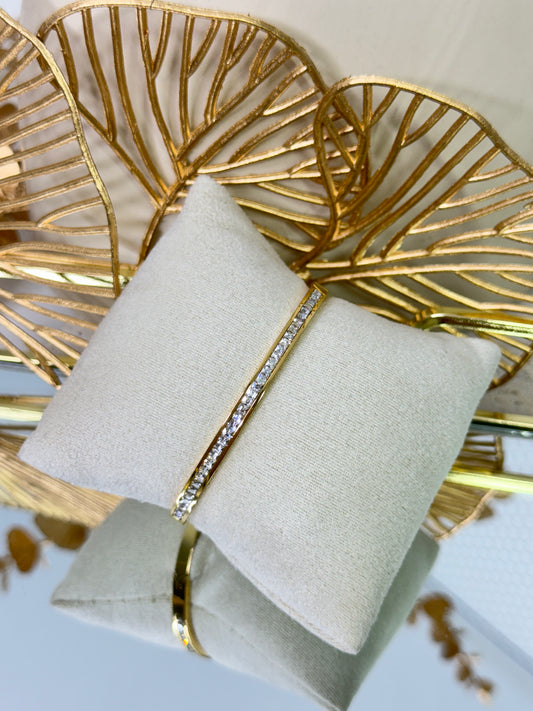timeless jewellery, perfect gift for her, elegant jewellery, dainty jewellery, simple jewellery, classic gold bangle, fashion accessories, sleek jewellery, trendy jewellery, lightweight bangle, stylish jewellery, simple bangle, bangle with stones