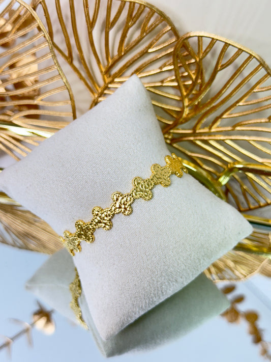 timeless jewellery, perfect gift for her, elegant jewellery, dainty jewellery, simple jewellery, classic gold bangle, fashion accessories, sleek jewellery, trendy jewellery, lightweight bangle, stylish jewellery, simple bangle, unique bangle
