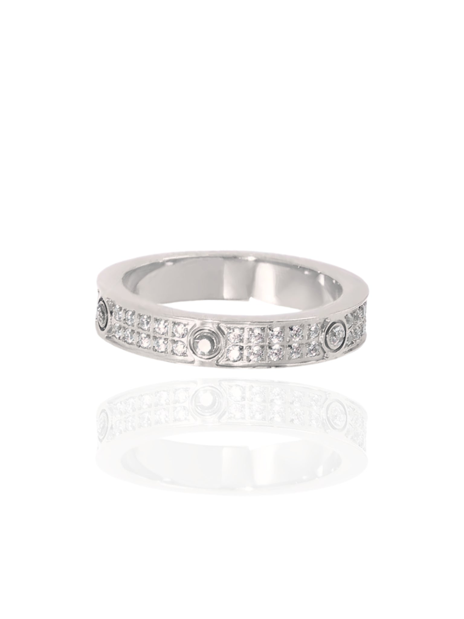 timeless jewellery, perfect gift for her, elegant jewellery, dainty jewellery, simple jewellery, fashion accessories, sleek jewellery, trendy jewellery, lightweight ring, stylish jewellery, simple ring, statement ring, ring Australia, ring with stones, classic silver ring, silver ring