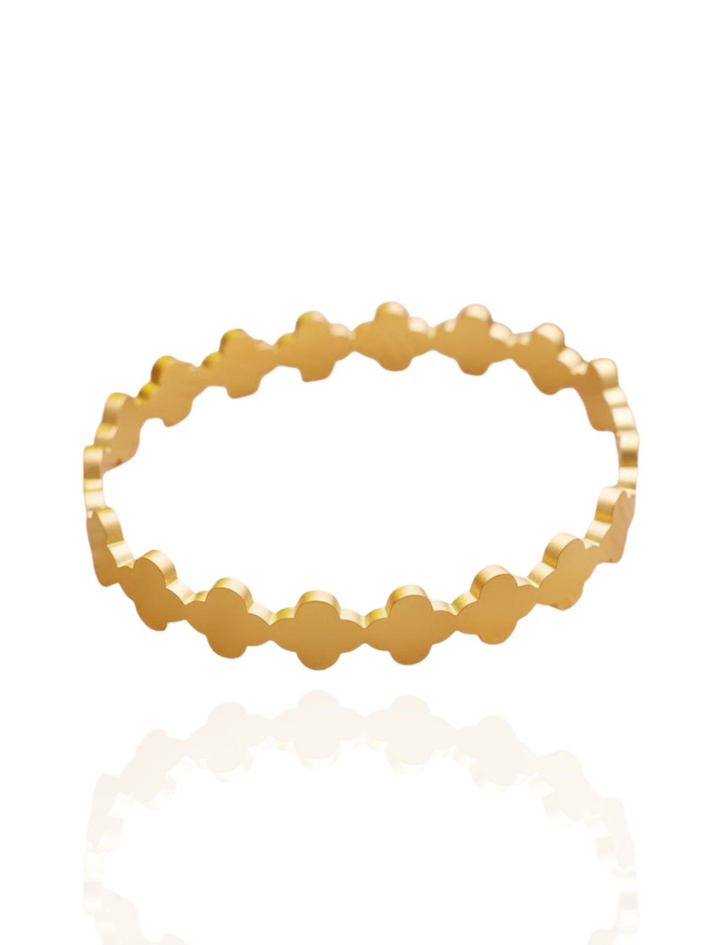 clover bangle, plain clover bangle, white clover bangle, black clover bangle, versatile bangle, lightweight bangle, clover bracelet, timeless bangle, timeless clover bangle, cute bangle, flower bangle, gold clover bangle