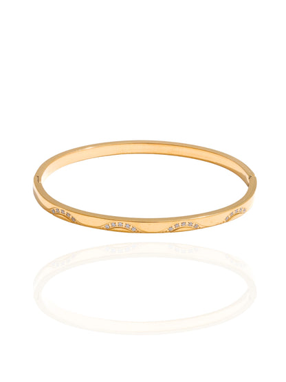 timeless jewellery, perfect gift for her, elegant jewellery, elegant bracelet, charm bracelet, dainty jewellery, simple jewellery,  fashion accessories, sleek jewellery, trendy jewellery, lightweight bangle, stylish jewellery, simple bangle, classic gold bangle, bangle with stones, intricate design bangle, best gift for her, classic gold chain bangle, stylish gift, statement bracelet, versatile bracelet, bracelet Australia, gold bracelet, gold bangle, elegant bangle, classic bangle, bangle for any outfit