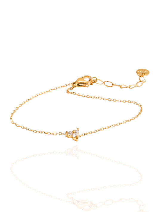 timeless jewellery, perfect gift for her, elegant bracelet, charm bracelet, best gift for her, stylish gift, statement bracelet, versatile bracelet, bracelet Australia, gold bracelet, classic gold chain bracelet, simple bracelet, lucky charm bracelet, cute bracelet, lightweight bracelet, chain bracelet, statement bracelet, bracelet with flower design, flower charm bracelet