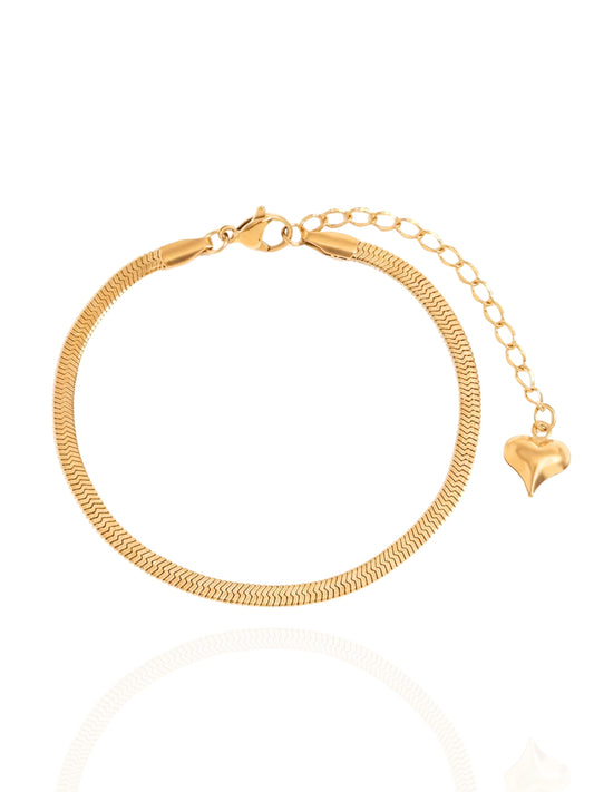timeless jewellery, perfect gift for her, elegant bracelet, charm bracelet, best gift for her, stylish gift, statement bracelet, versatile bracelet, bracelet Australia, gold bracelet, classic gold chain bracelet, simple bracelet, lucky charm bracelet, cute bracelet, lightweight bracelet, flat chain bracelet, statement bracelet