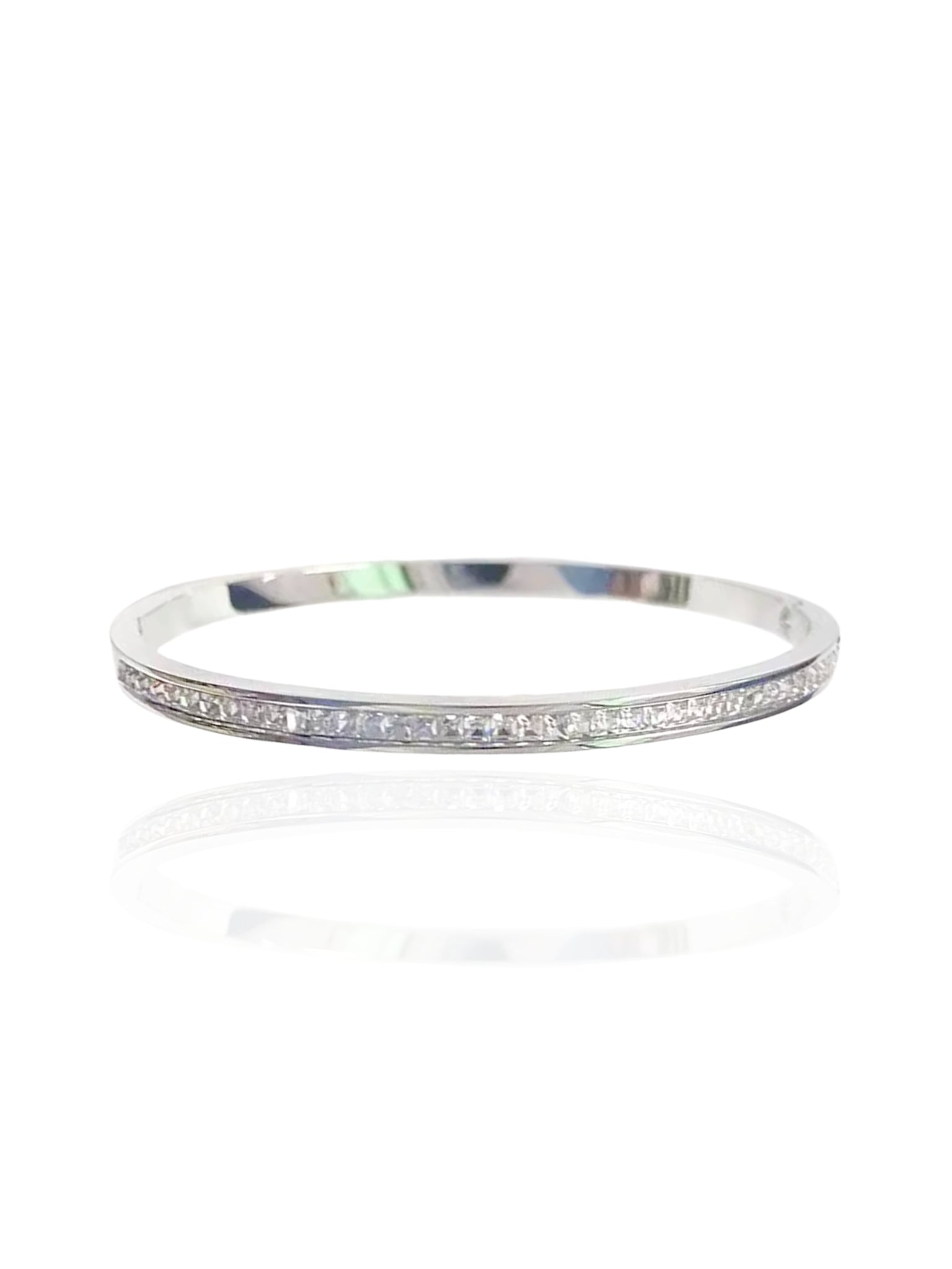 timeless jewellery, perfect gift for her, elegant jewellery, silver bracelet, charm bracelet, dainty jewellery, simple jewellery,  fashion accessories, sleek jewellery, trendy jewellery, lightweight bangle, stylish jewellery, simple bangle, classic gold bangle, bangle with stones, heart design bangle, classic bangle, intricate design bangle, perfect gift for her, best gift for her, classic gold chain bangle, stylish gift, statement bracelet, versatile bracelet, bracelet Australia