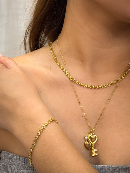 gold bracelet, minimalist, formal wear, jewellery for occasion, gift idea for her, cute bracelet, dainty bracelet, elegant bracelet, heart bracelet