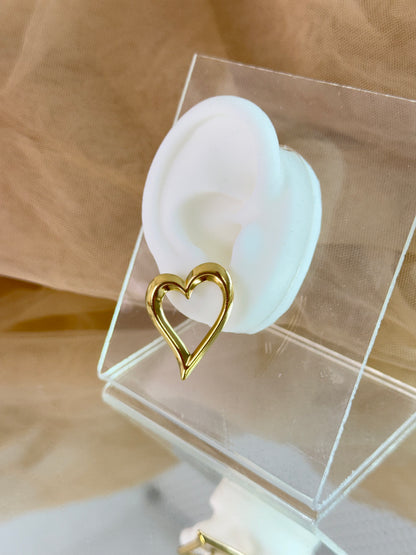 small stud earrings, gold earrings, small gold earrings, earrings australia, affordable earrings, cheap earrings, waterproof earrings, simple earrings, heart stud earrings, stud earrings
