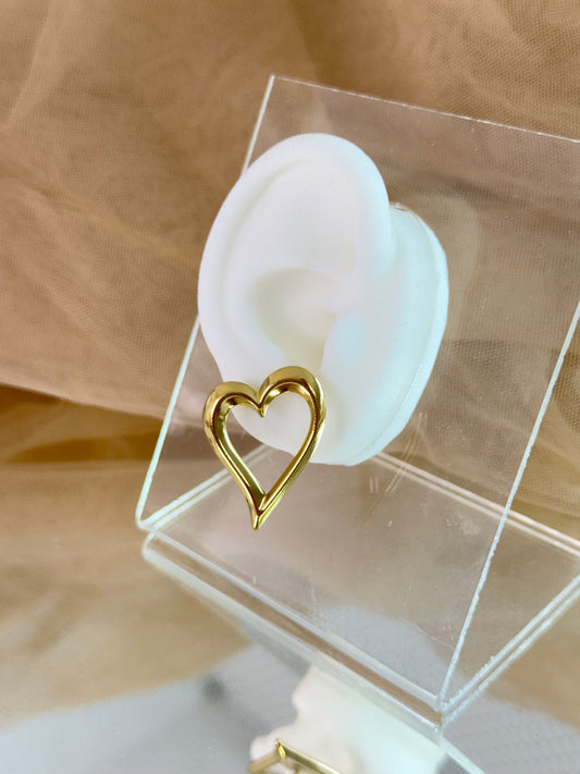 small stud earrings, gold earrings, small gold earrings, earrings australia, affordable earrings, cheap earrings, waterproof earrings, simple earrings, heart stud earrings, stud earrings
