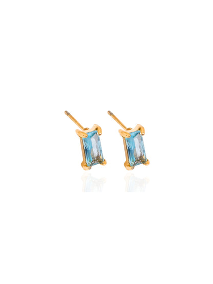 gold earrings, minimalist design earrings, jewellery for occasions, gift idea for her, cute earrings, dainty earrings, elegant earrings, dainty earrings, cute earrings, simple earrings, earrings with stones, unique design earrings, birthstone earrings, light blue earrings