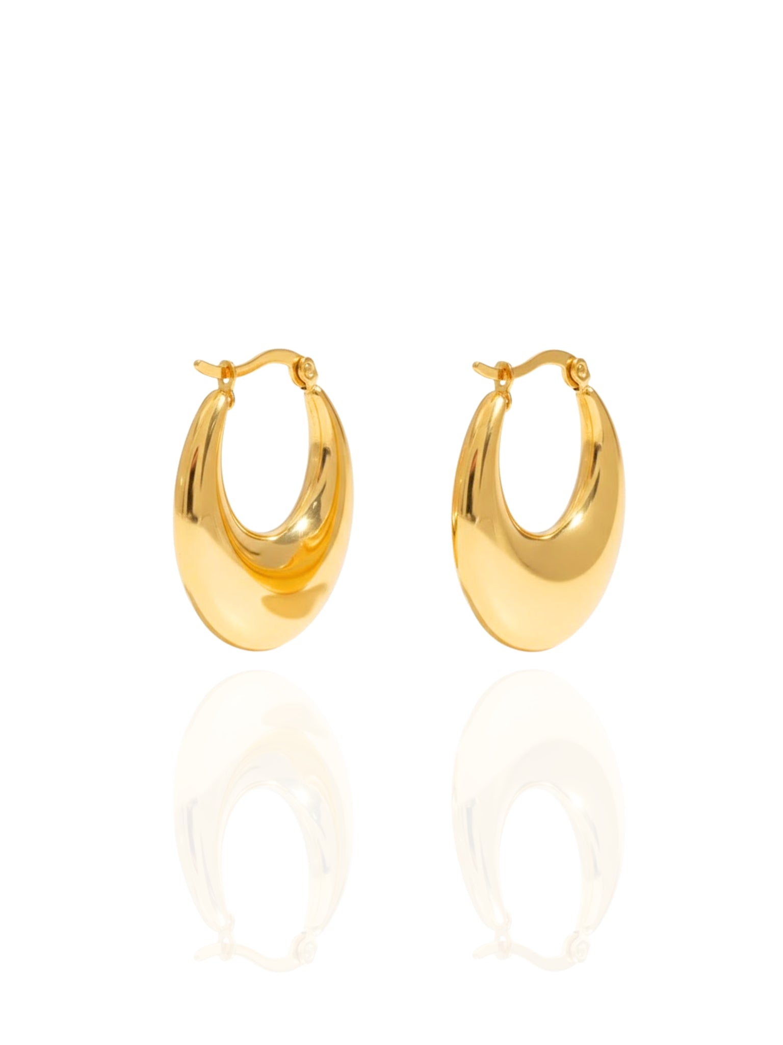 cc earrings, u-shaped earrings, classic earrings, classic gold hoops, hoop earrings, huggie earrings, versatile earrings