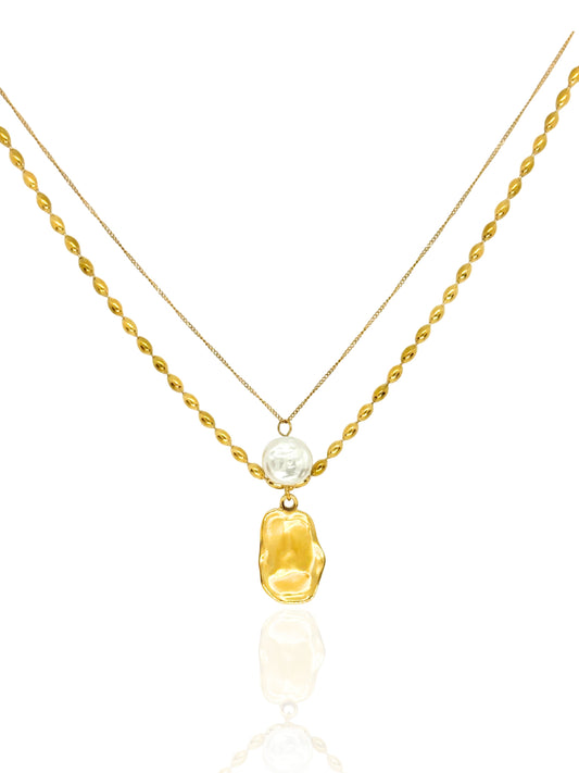 gold necklace, timeless jewellery, perfect gift for her, elegant necklace, charm necklace, best gift for her, classic gold chain necklace, stylish gift, statement necklace, versatile necklace, necklace Australia, link chain necklace, interlocking pendant necklace, y-shaped necklace, necklace with stone pendant, necklace with bold pendant, pendant with stones, necklace with gem pendant, necklace with colored stone pendant, gem necklace, layered necklace, pearl necklace, motherpearl necklace