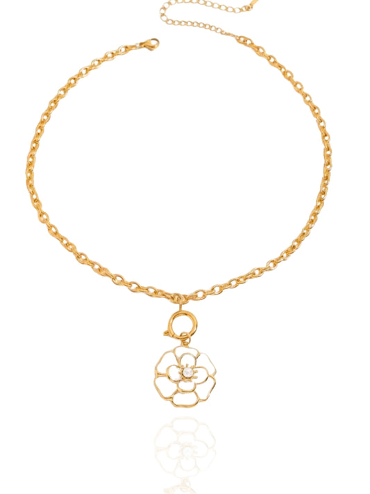 flower necklace, flower pendant necklace, white flower necklace, lovely necklace, boho design necklace, chic design necklace