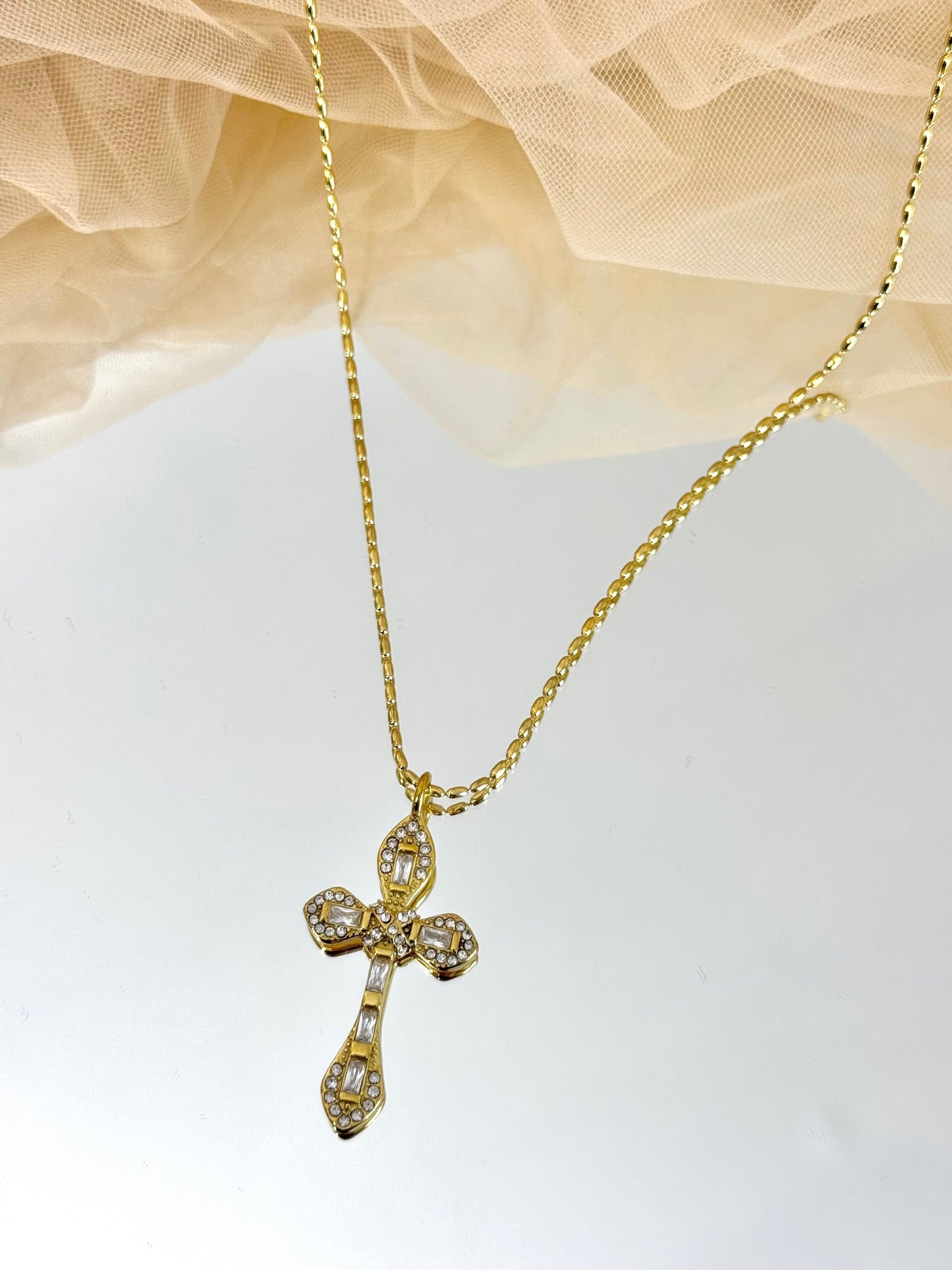 timeless jewellery, perfect gift for her, elegant necklace, charm necklace, best gift for her, classic gold chain necklace, stylish gift, statement necklace, versatile necklace, necklace Australia, y-shaped necklace, link chain necklace, necklace with minimal stones, simple necklace, dainty necklace, faith necklace, cross necklace, necklace with cross pendant