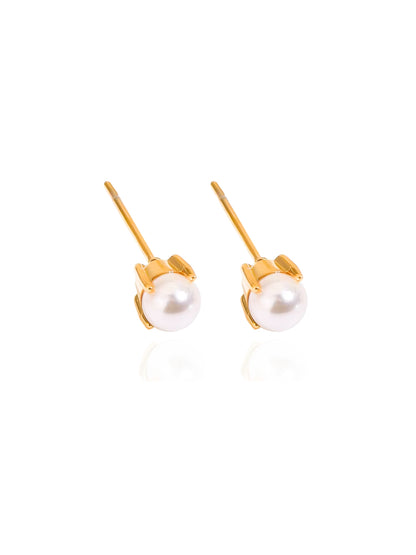 gold earrings, minimalist design earrings, jewellery for occasions, gift idea for her, cute earrings, dainty earrings, elegant earrings, dainty earrings, cute earrings, simple earrings, earrings with stones, unique design earrings, birthstone earrings, red earrings, pearl earrings