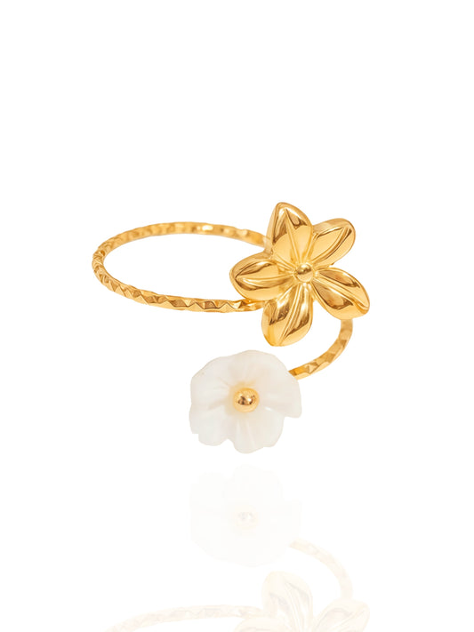 gold ring, simple ring, unique design ring, formal wear, jewellery for occasion, gift idea for her, cute ring, dainty ring, elegant ring, dainty ring, unique ring, cute design ring, twisted design ring, statement ring, maximalist ring, minimalist ring, pearl design ring, butterfly design ring, colored stone ring, adjustable ring, ring with stones, simple design ring, heart design ring, ring with pearls, ring with cross, cross ring, ring with stones, chunky ring, flower design ring