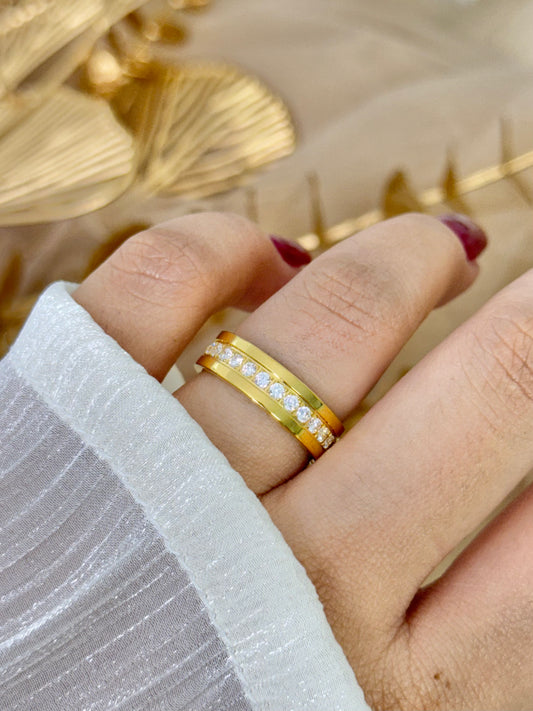 gold ring, simple ring, stone ring, minimal ring, ring for everyday australia, affordable ring in australia, elegant ring, ring for any occasion

