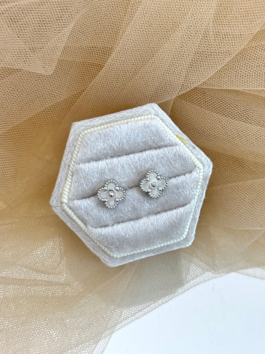 silver clover stud, clover silver earrings, silver clover earrings, silver clover, stud silver, small clover silver earrings