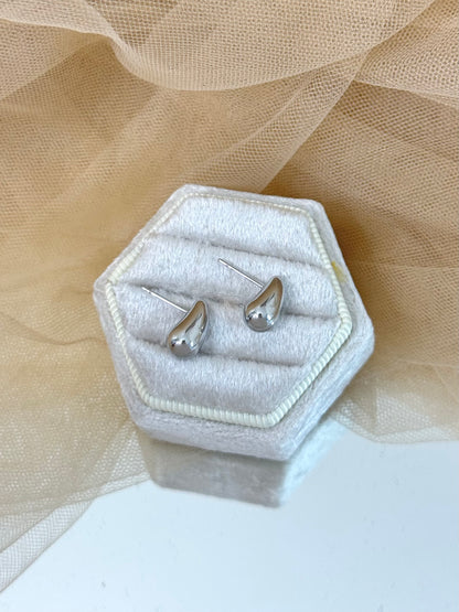 silver tear drop, tear drop mini, mini silver earrings, small silver earrings