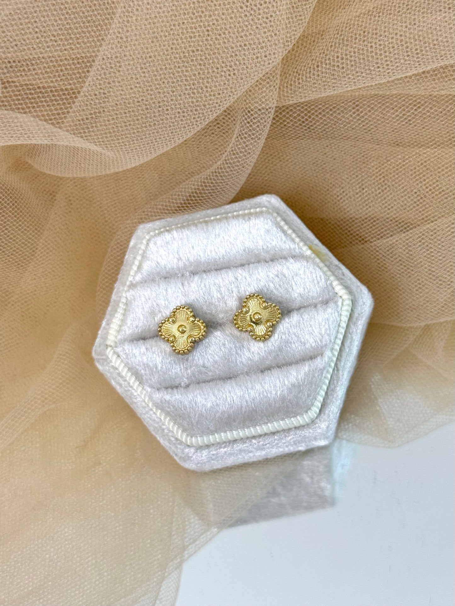 small clover earrings, clover stud earrings, gold stud earrings, gold clover, gold flower earrings