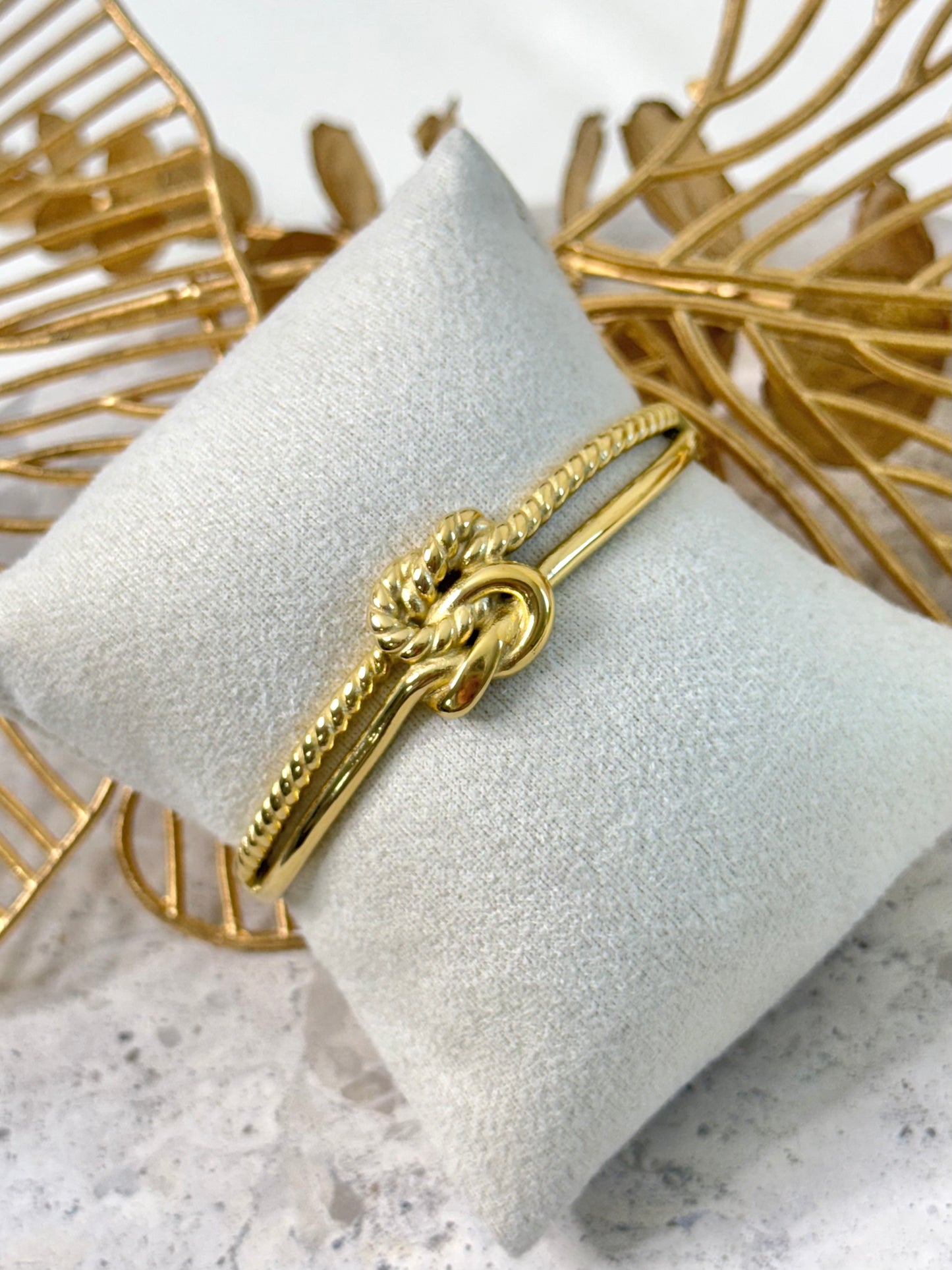 gold bangle, twisted knot design bangle, unique design bangle, australia bangle