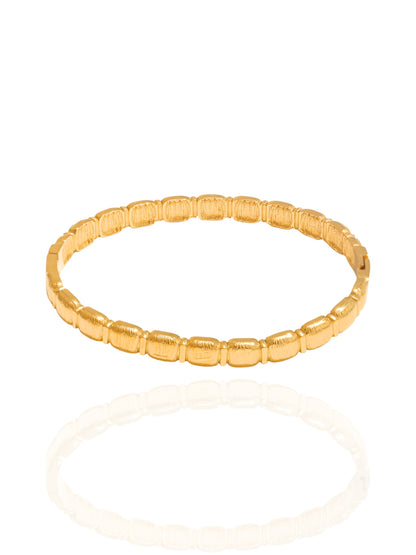 timeless jewellery, perfect gift for her, elegant jewellery, elegant bracelet, charm bracelet, dainty jewellery, simple jewellery,  fashion accessories, sleek jewellery, trendy jewellery, lightweight bangle, stylish jewellery, simple bangle, classic gold bangle, bangle with stones, intricate design bangle, best gift for her, classic gold chain bangle, stylish gift, statement bracelet, versatile bracelet, bracelet Australia, gold bracelet, gold bangle, elegant bangle, classic bangle, bangle for any outfit