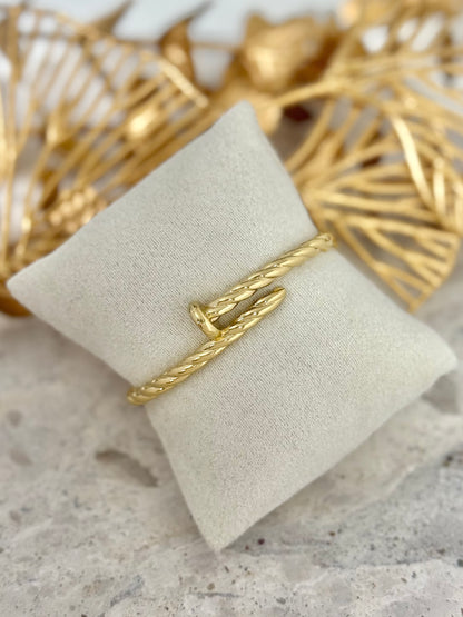 unique bangle, gold bangle, twisted design bangle, simple bangle