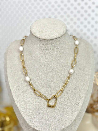 cute necklace, charm necklace, best gift for her, pearl necklace, link chain necklace with pearl, link chain necklace, necklace with charming pendant