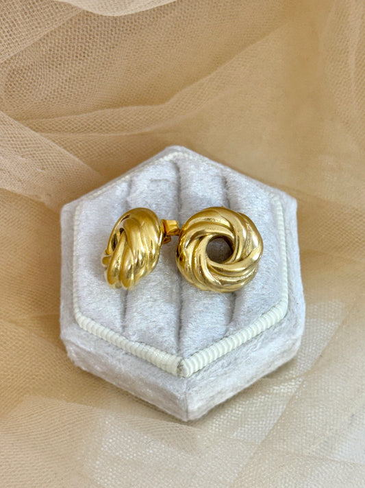 statement earring, knot design, knot earrings 